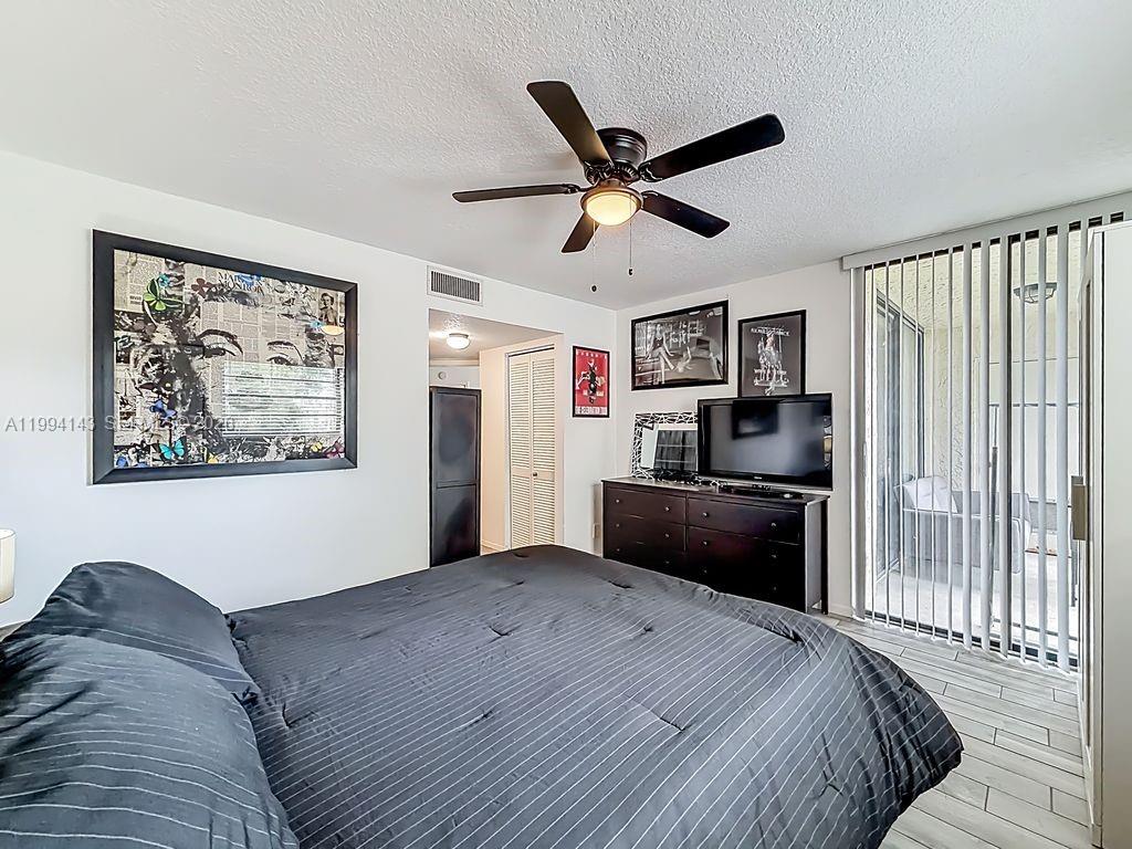 PLANTATION RACQUET CLUB - Residential