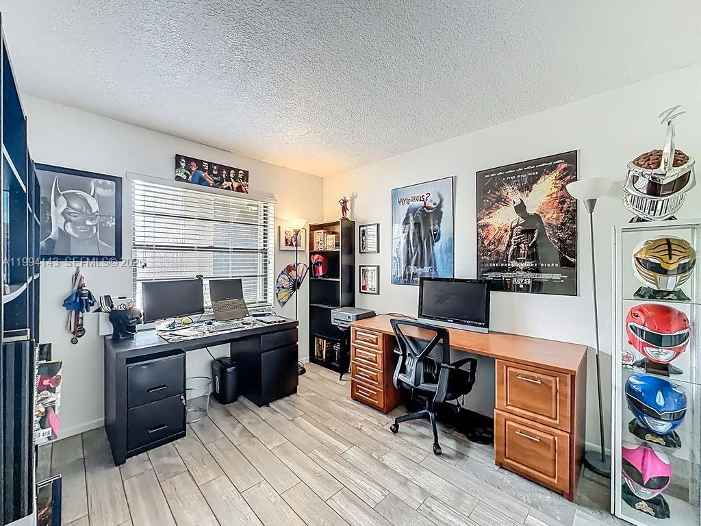 PLANTATION RACQUET CLUB - Residential