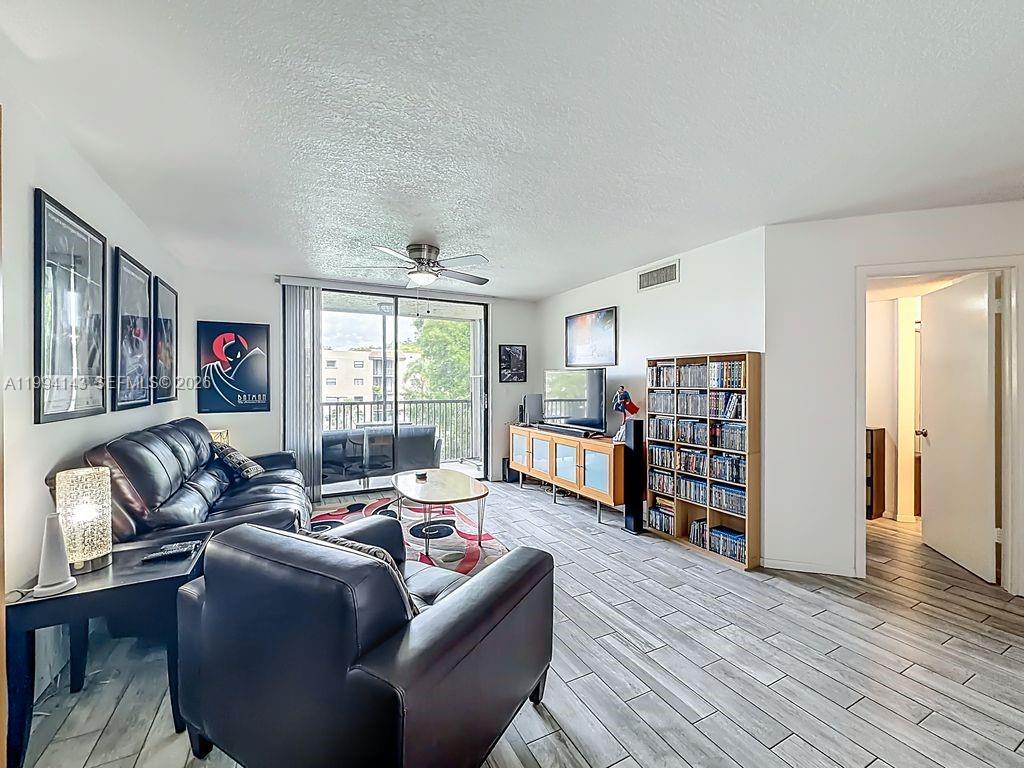 PLANTATION RACQUET CLUB - Residential