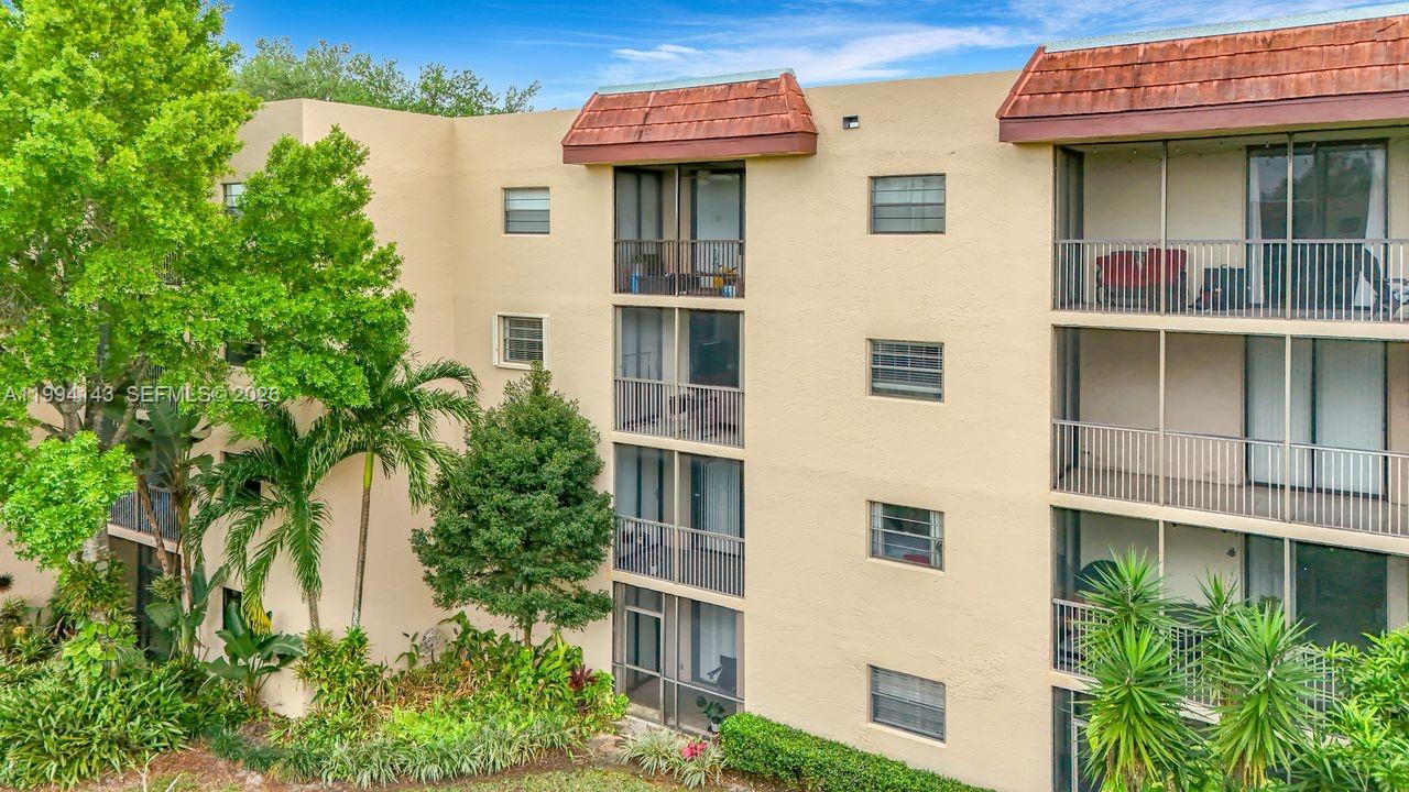 PLANTATION RACQUET CLUB - Residential