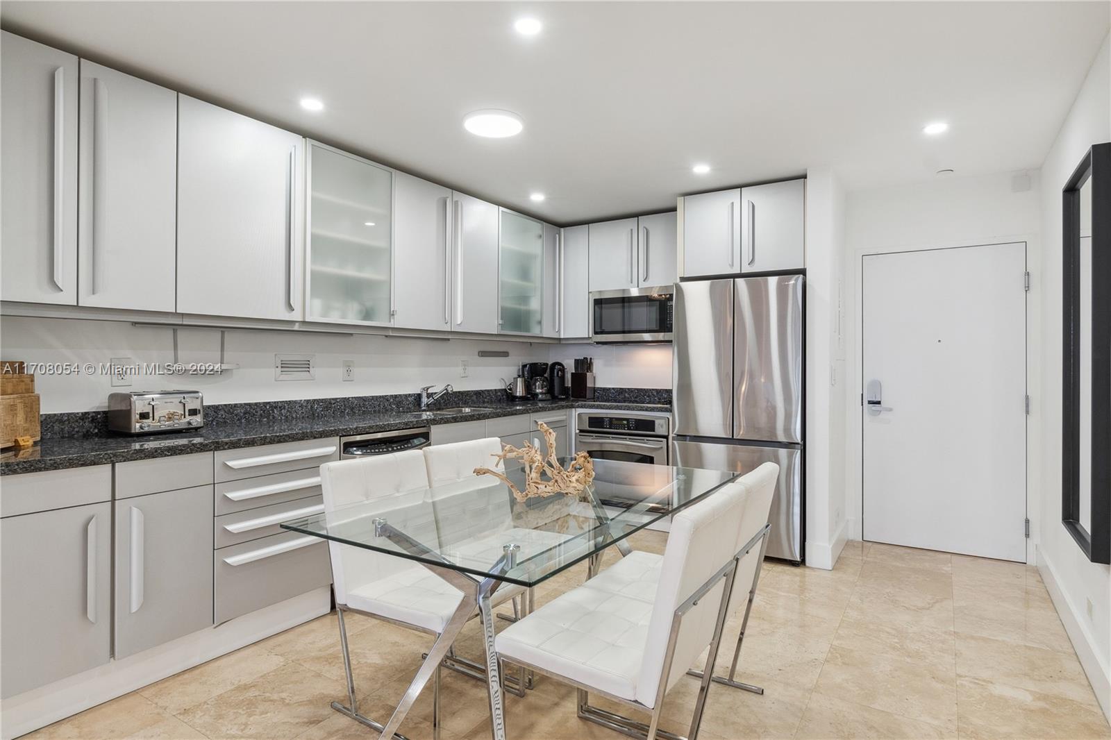 RONEY PALACE CONDO - Residential