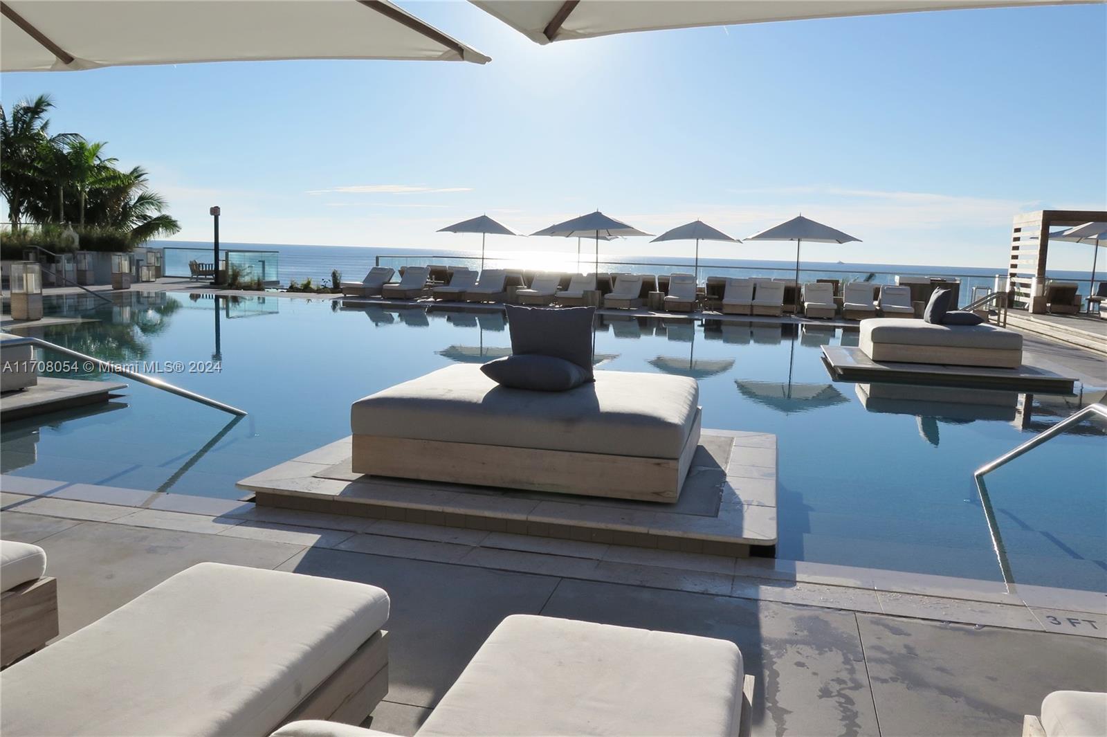 RONEY PALACE CONDO - Residential