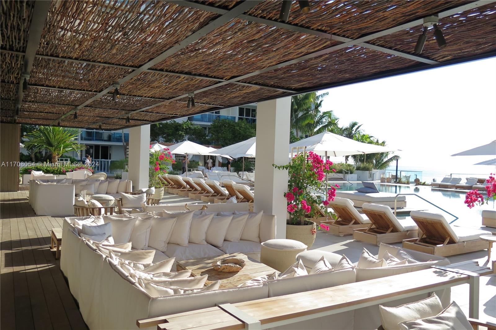 RONEY PALACE CONDO - Residential