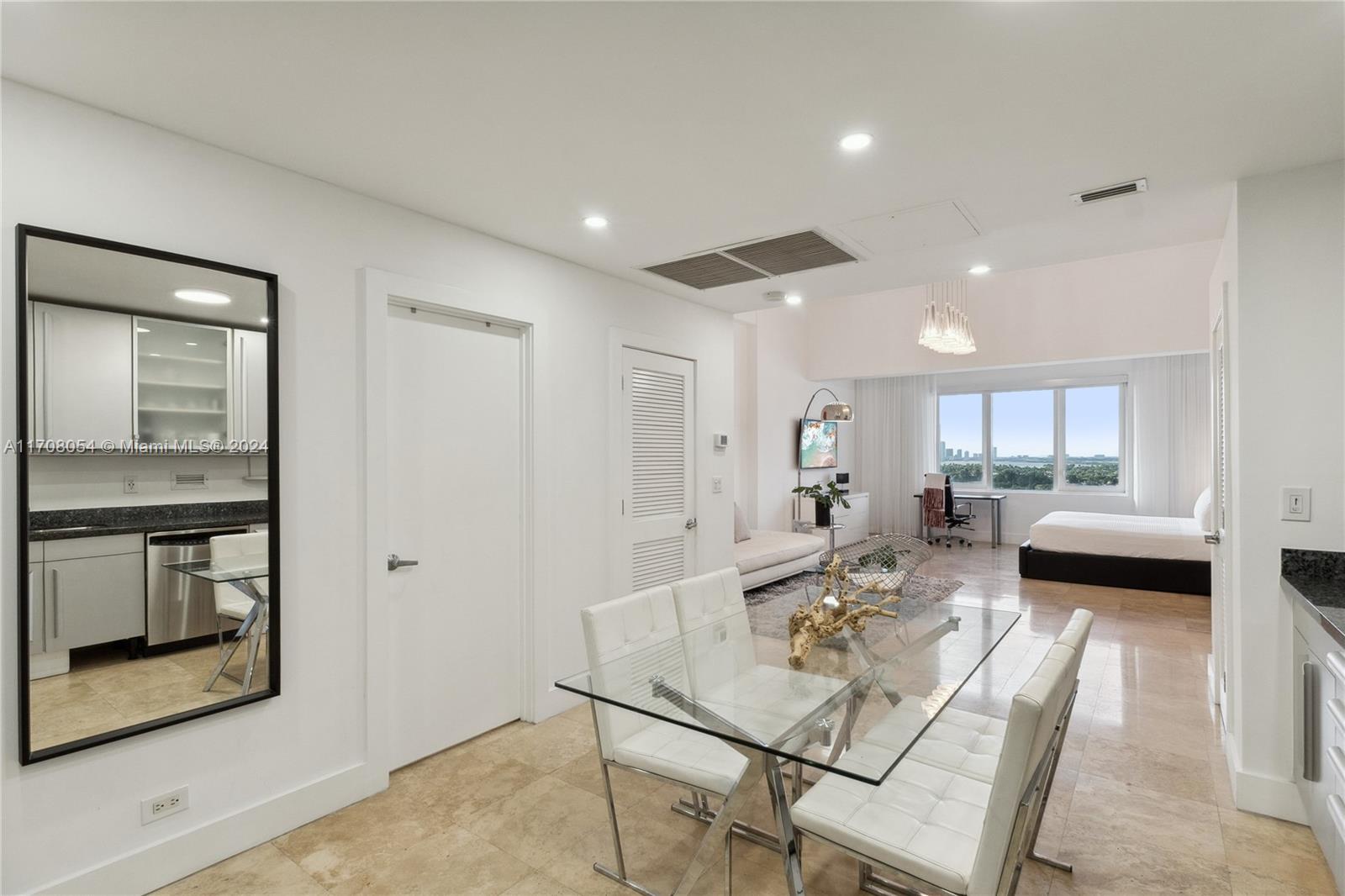 RONEY PALACE CONDO - Residential