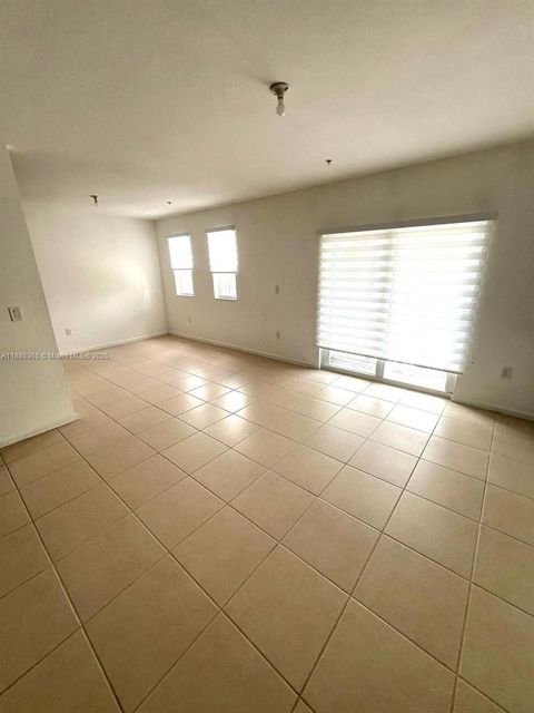 Photo of 11601 NW 89th St #211, Doral, FL 33178 (MLS # A11885360) Photo of 11601 NW 89th St #211, Doral, FL 33178 (MLS # A11885360)