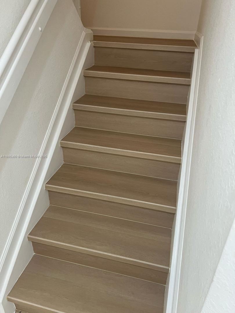 ST MORITZ AT DORAL CONDO - Residential