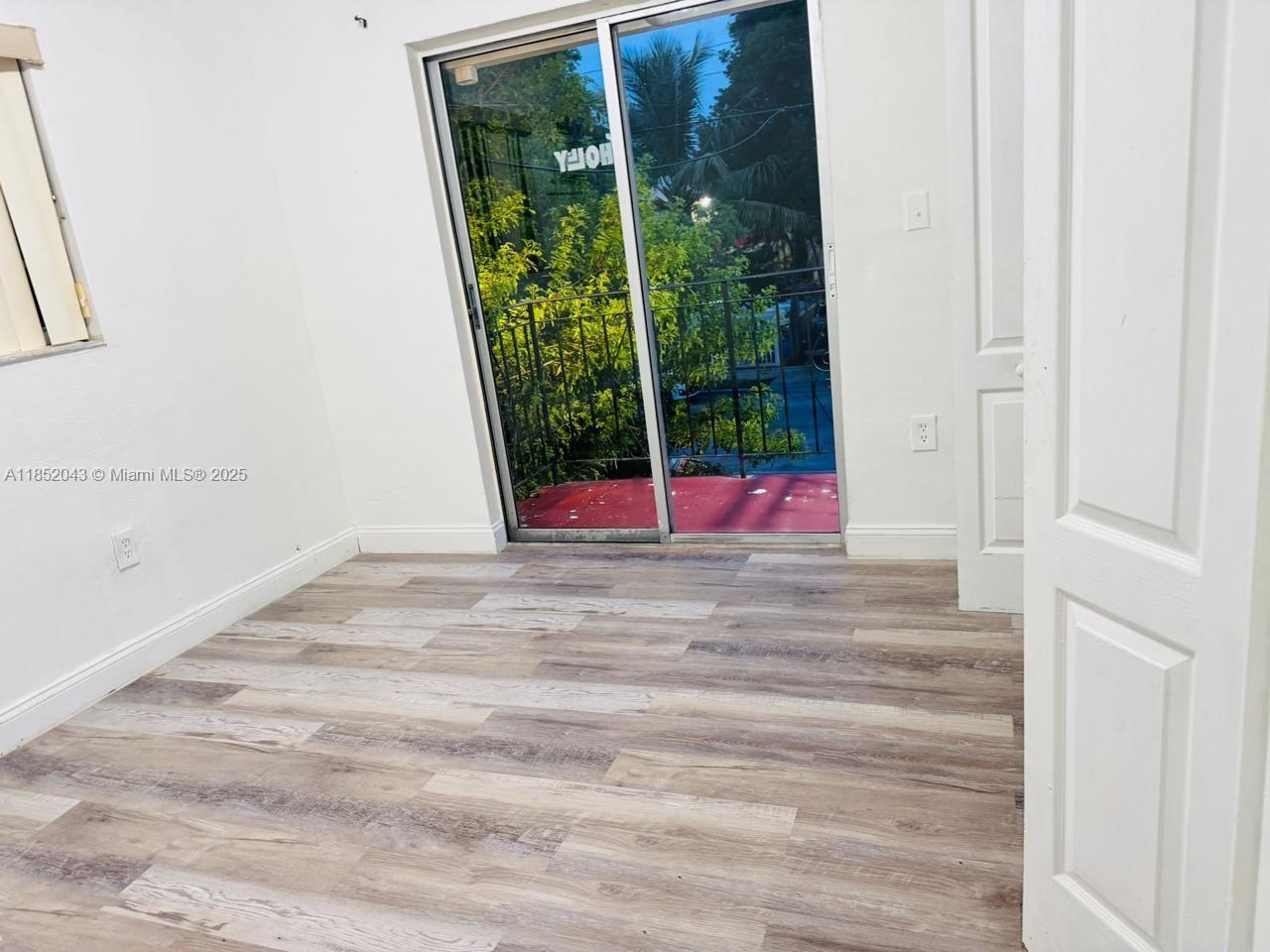 932 NW 5th St