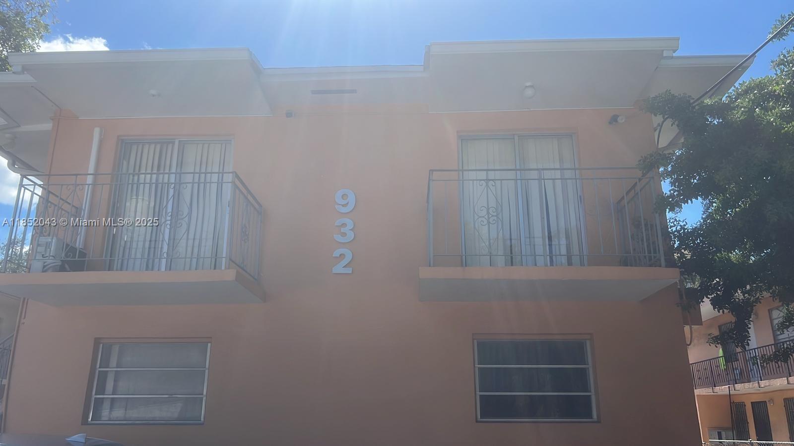 Amazing location! Great opportunity to invest in East Little Havana, with easy access to I-95 and minutes from UM Hospital Center, Brickell, Downtown and Marlins Stadium. Beautiful property of 6 units (4-2/1's and 2-1/1's). Low expenses and quality tenants. 40-year certification complete. Monthly GOI $11,872 Annual Income $99,752.40.