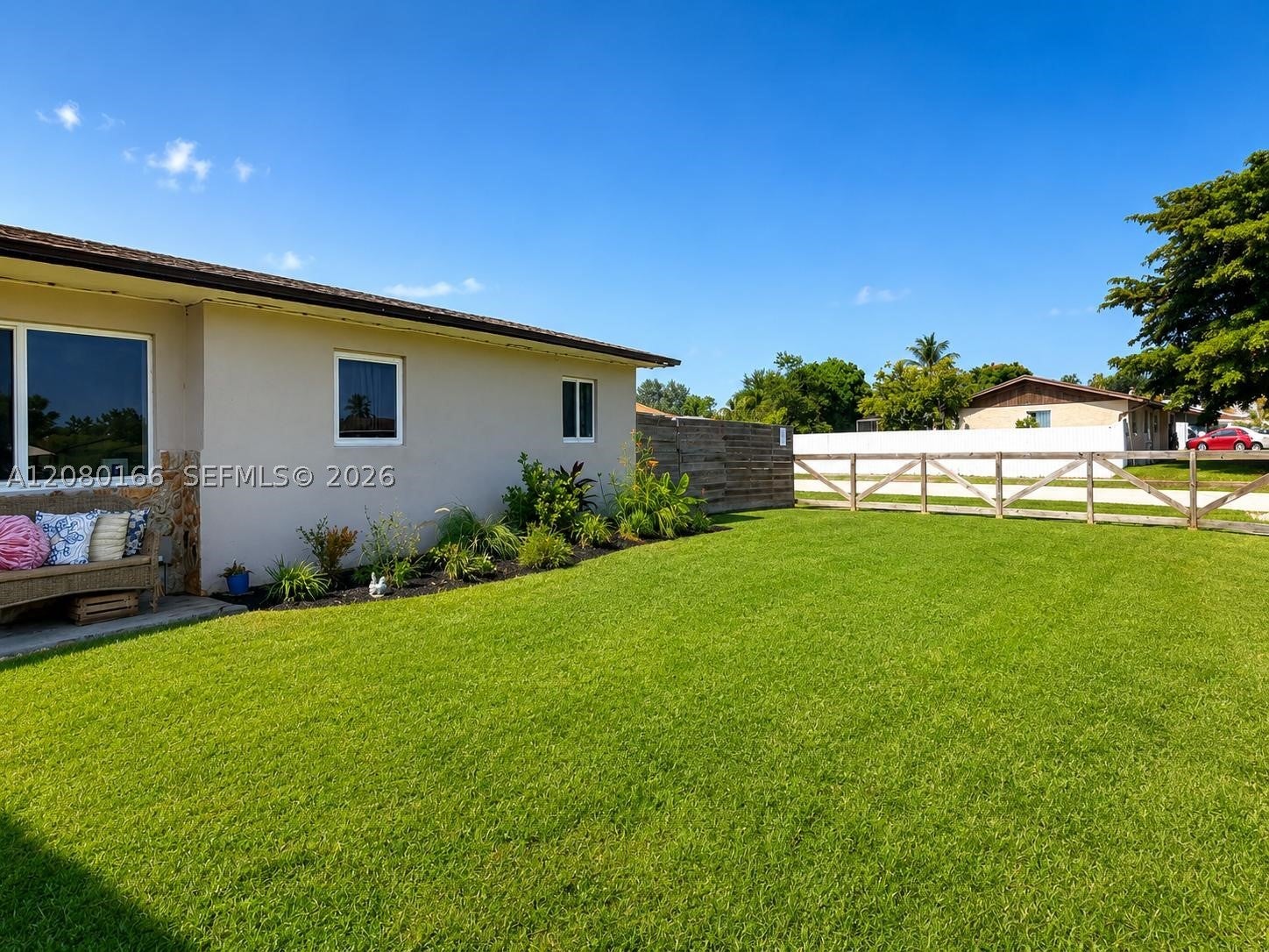 1211 NW 18th St
