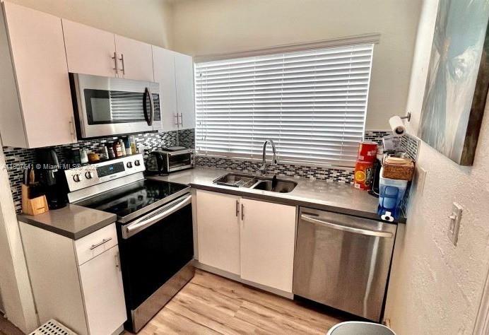 1074 NW 49th St