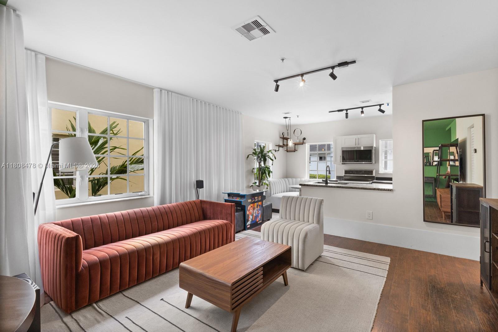 Property for Sale at 600 Euclid Ave 6B, Miami Beach, Miami-Dade County, Florida - Bedrooms: 2 
Bathrooms: 2  - $610,000