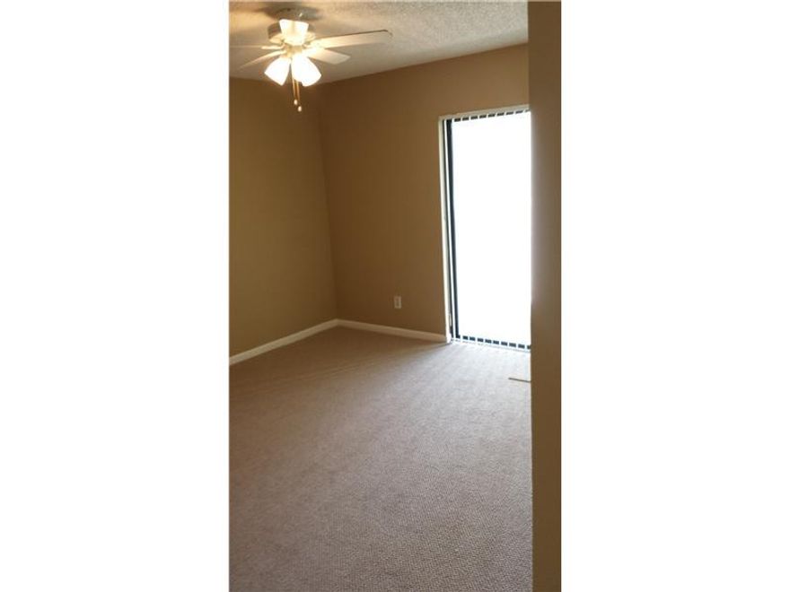 Large 1 bedroom unit  centrally located in Hollywood,  Just minutes from I-95 and within walking distance to shopping, golf, resultants and more.  Unit is within a safe and friendly aprtment community that offers 2 pools, sauna, gym, reserved and guest pa rking. Come live where everyone else wants to visit.
