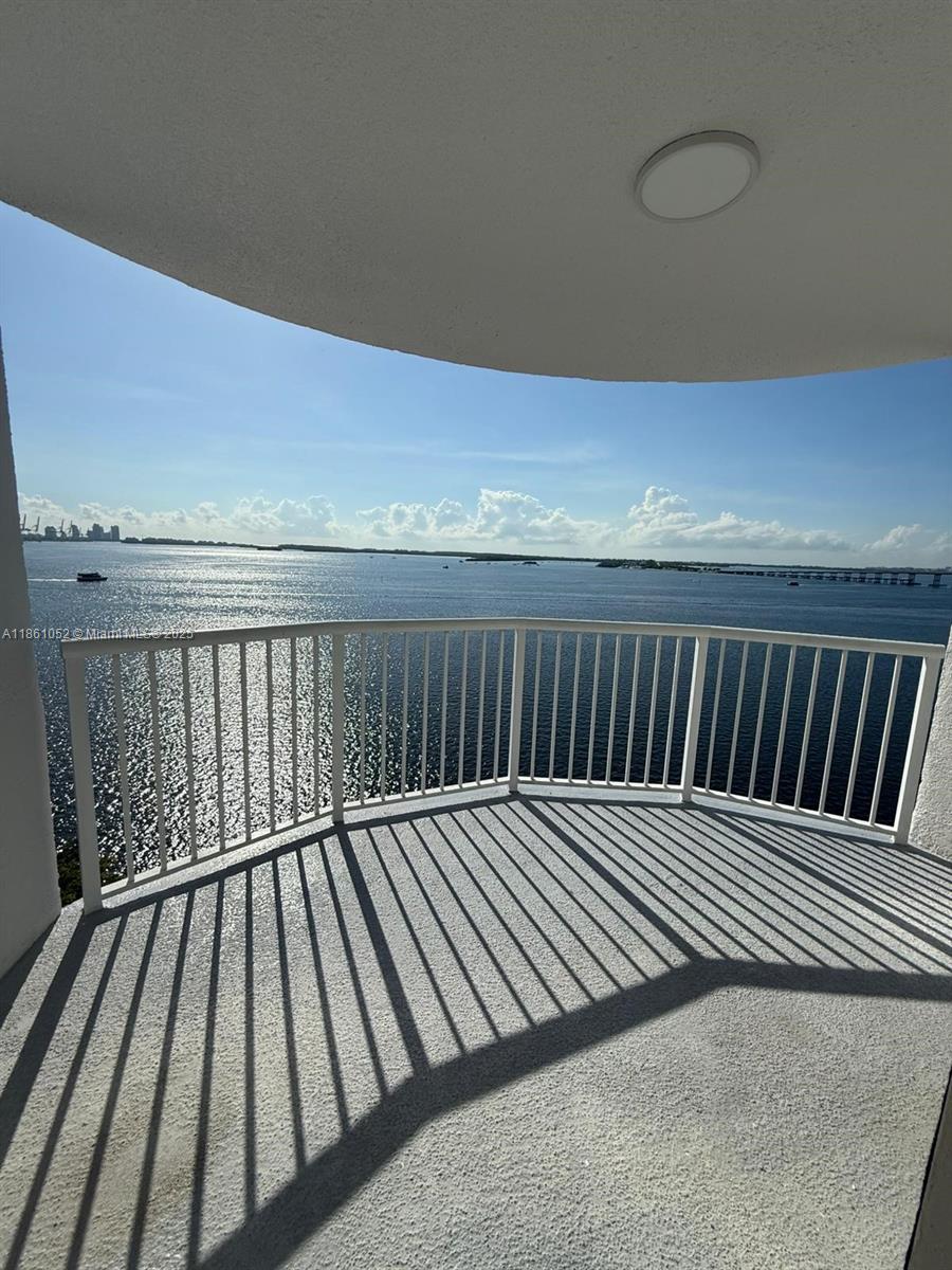 1420 Brickell Bay Dr 1203A