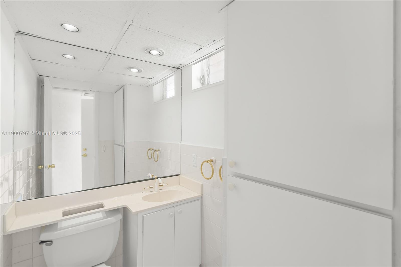 POINT EAST SEC III CONDO - Residential