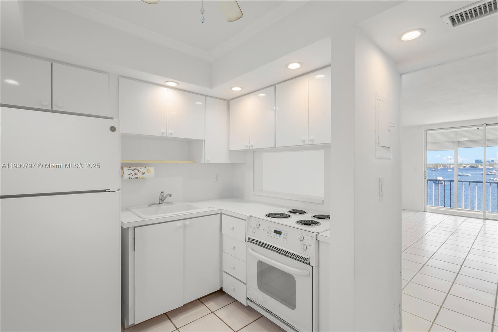POINT EAST SEC III CONDO - Residential
