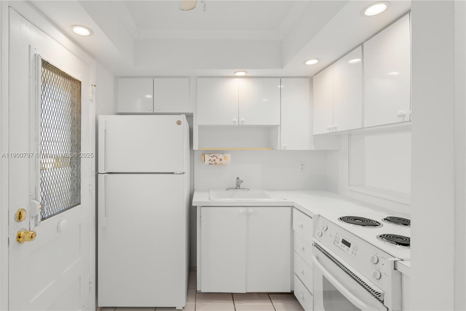 POINT EAST SEC III CONDO - Residential