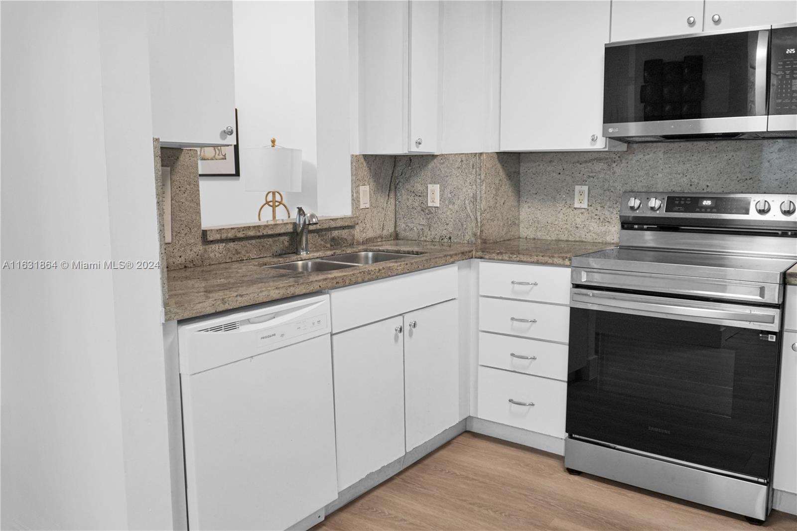VUE AT BRICKELL CONDO - Residential