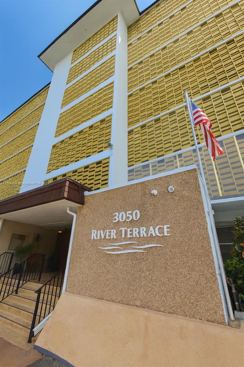 RIVER TERRACE CONDO - Residential Lease