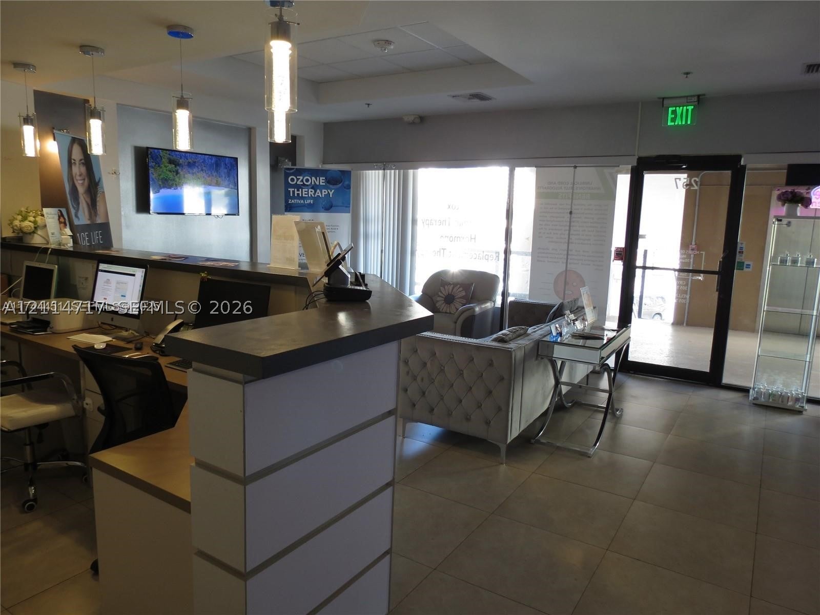 17070 Collins Ave 257