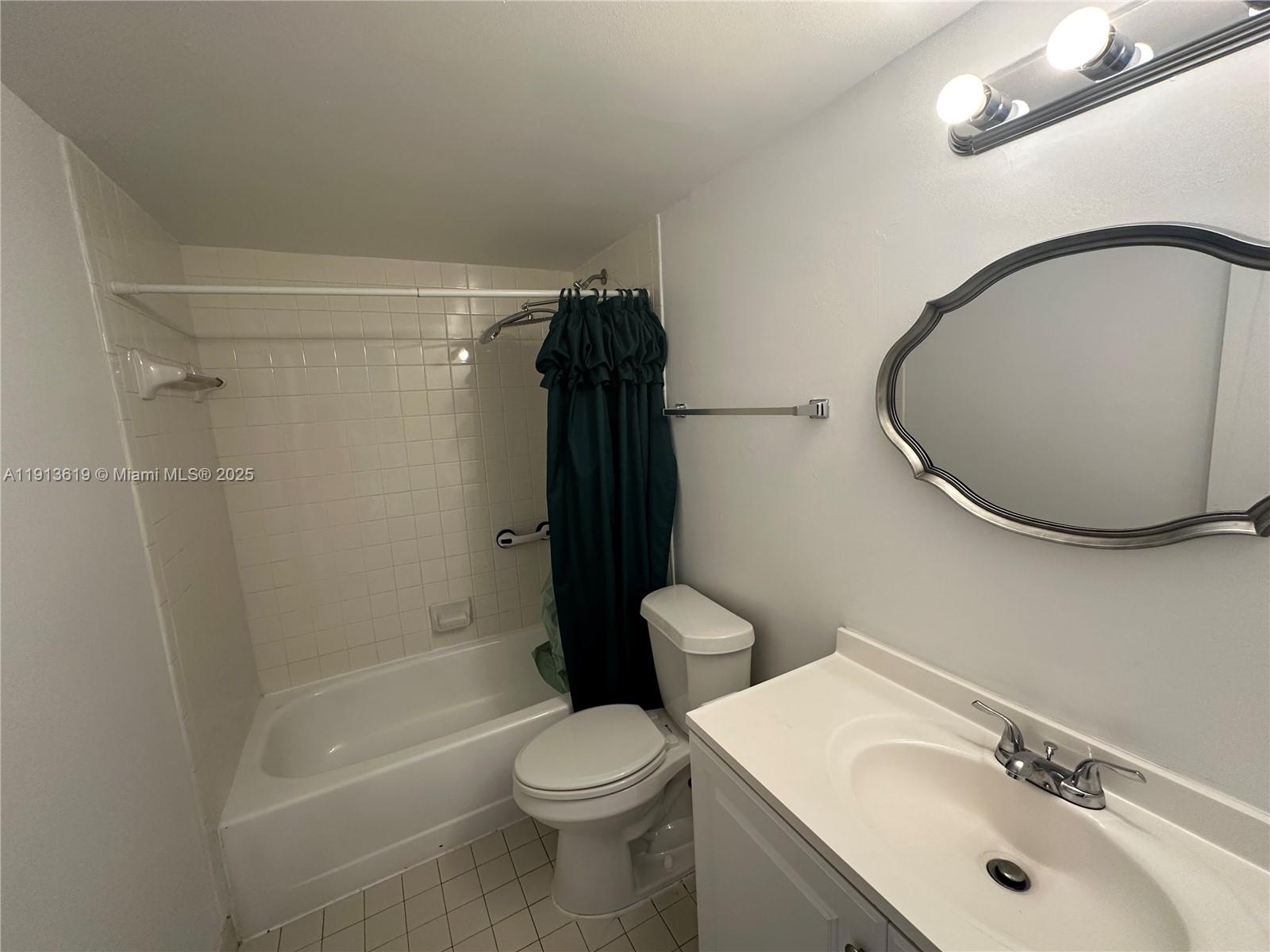 LAKESHORE CONDO 7 - Residential Lease