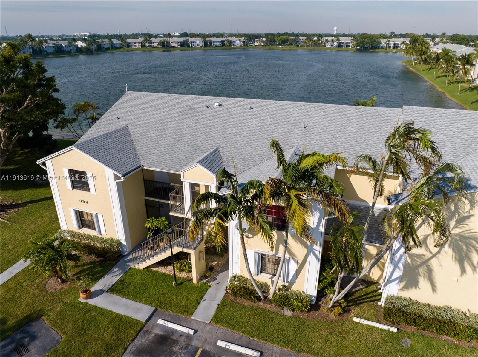 LAKESHORE CONDO 7 - Residential Lease