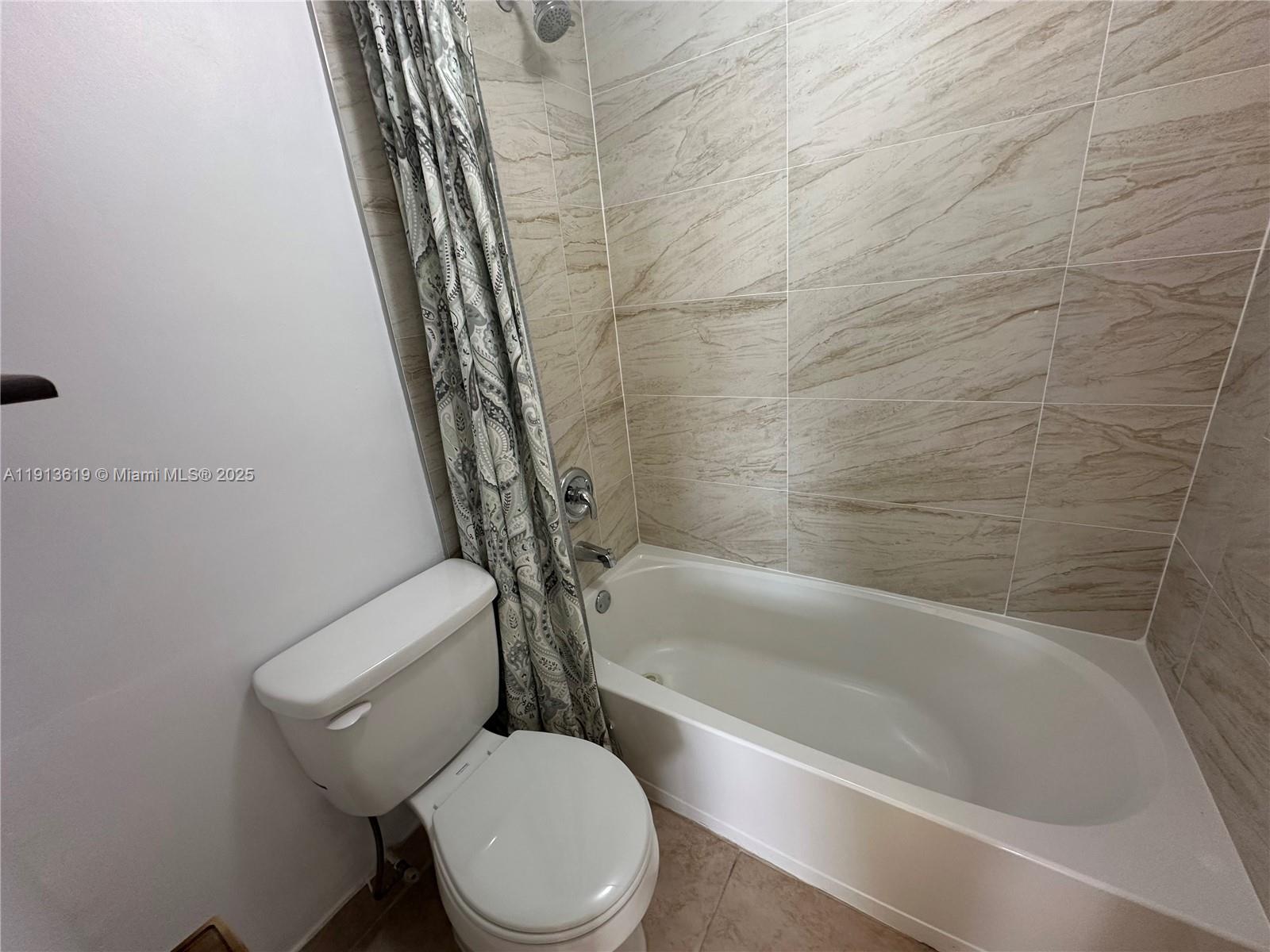 LAKESHORE CONDO 7 - Residential Lease