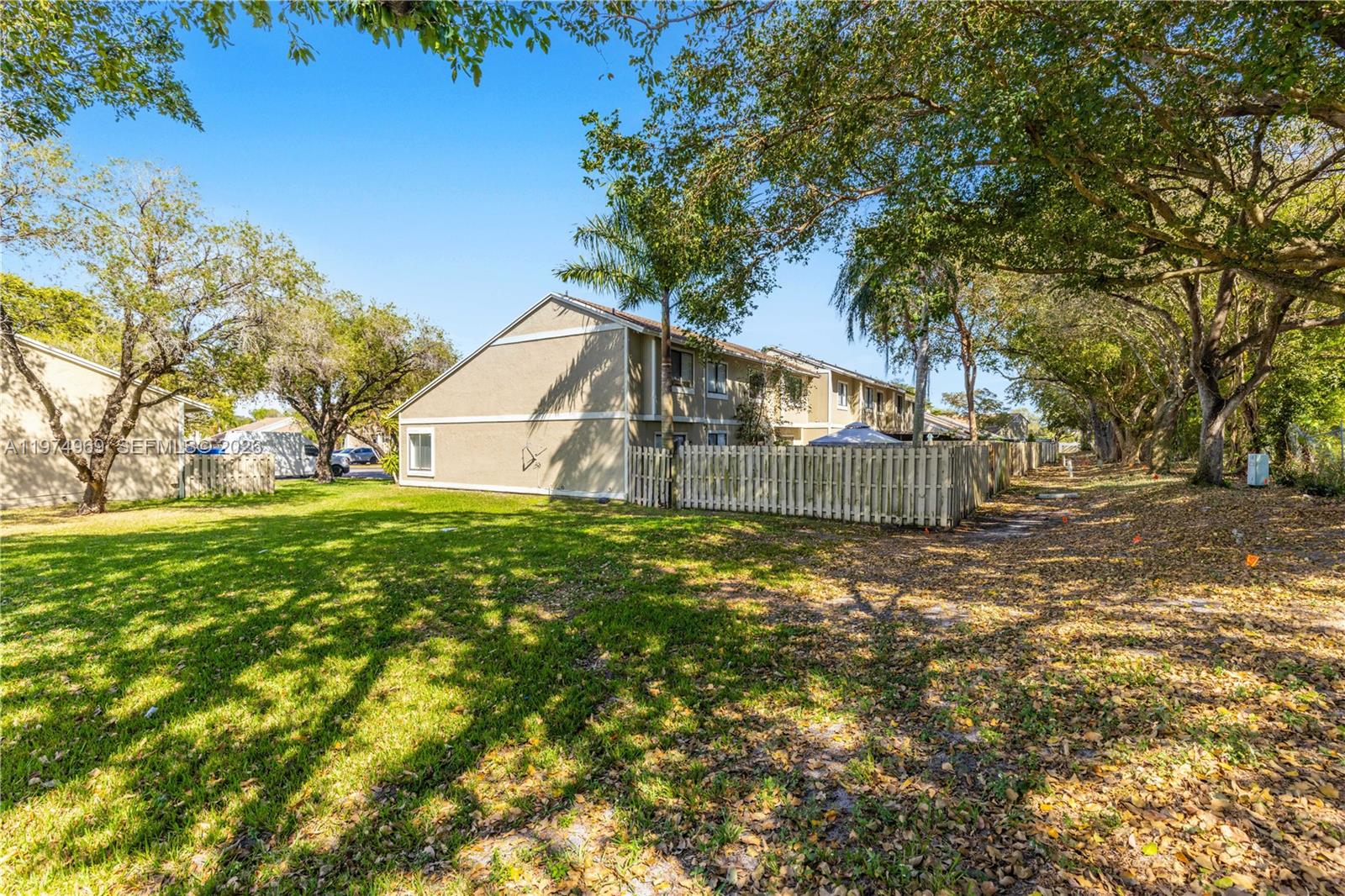 11180 NW 35th St 11180