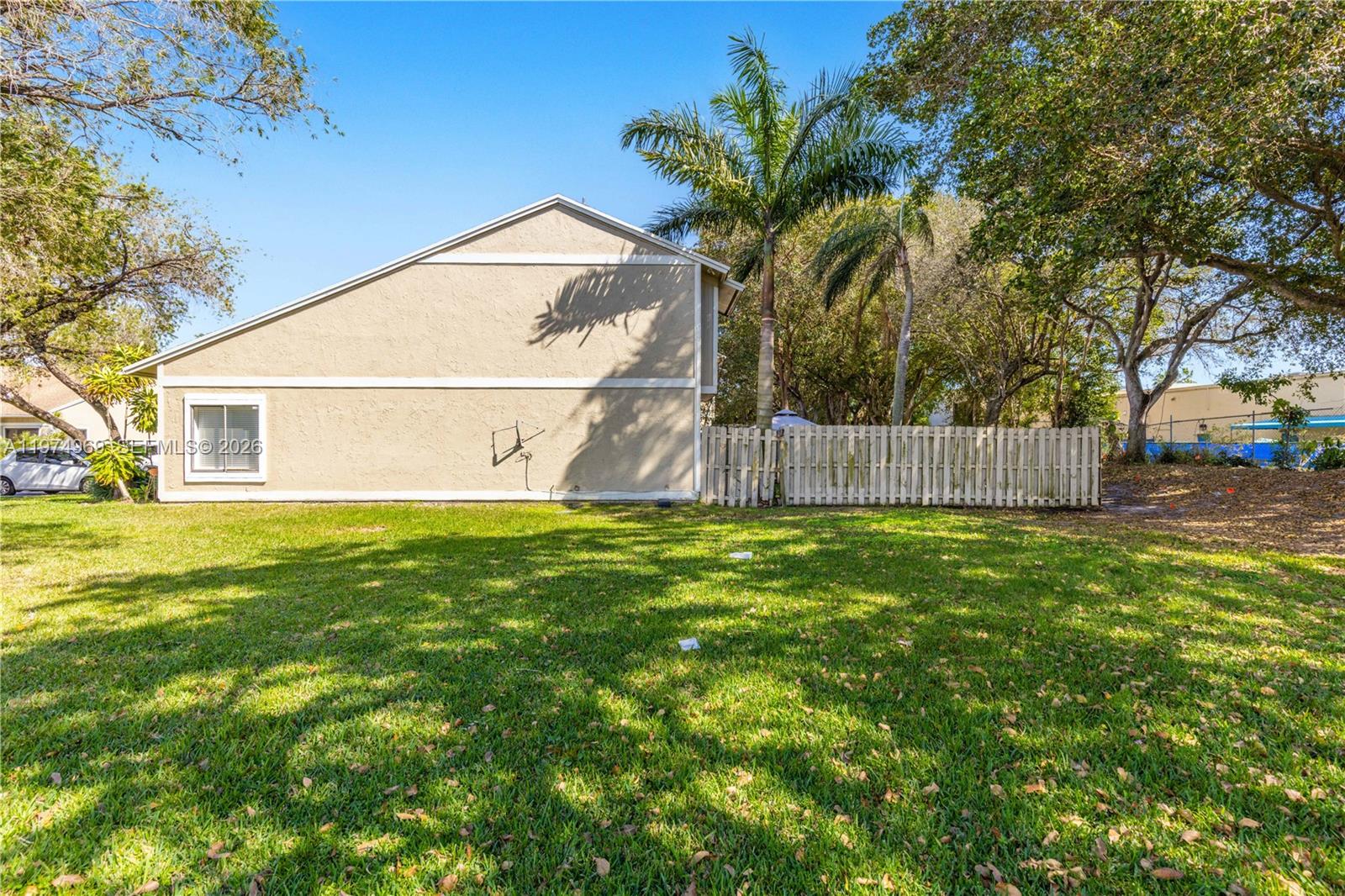 11180 NW 35th St 11180