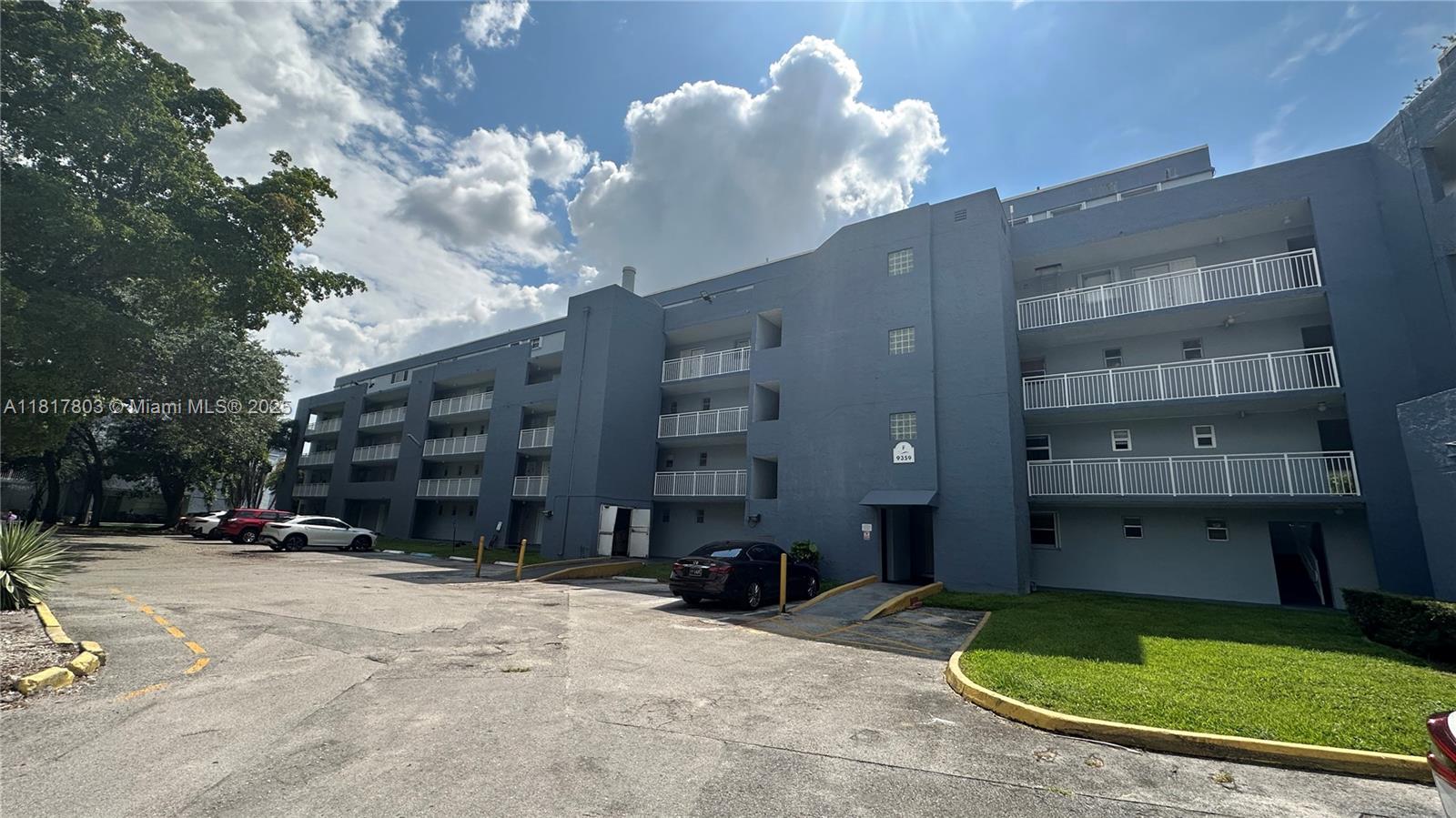 9359 Fontainebleau Blvd F411, Miami, Broward County, Florida - 1 Bedrooms  
2 Bathrooms - 