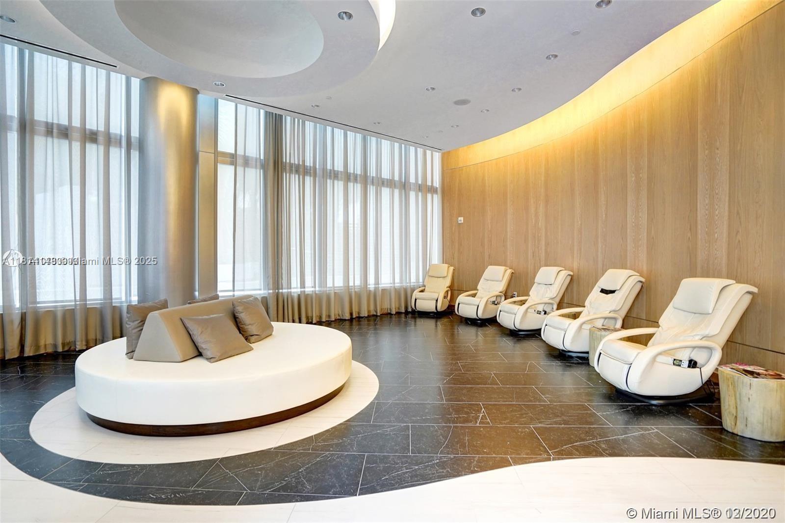 PARAMOUNT MIAMI WORLDCENT - Residential Lease