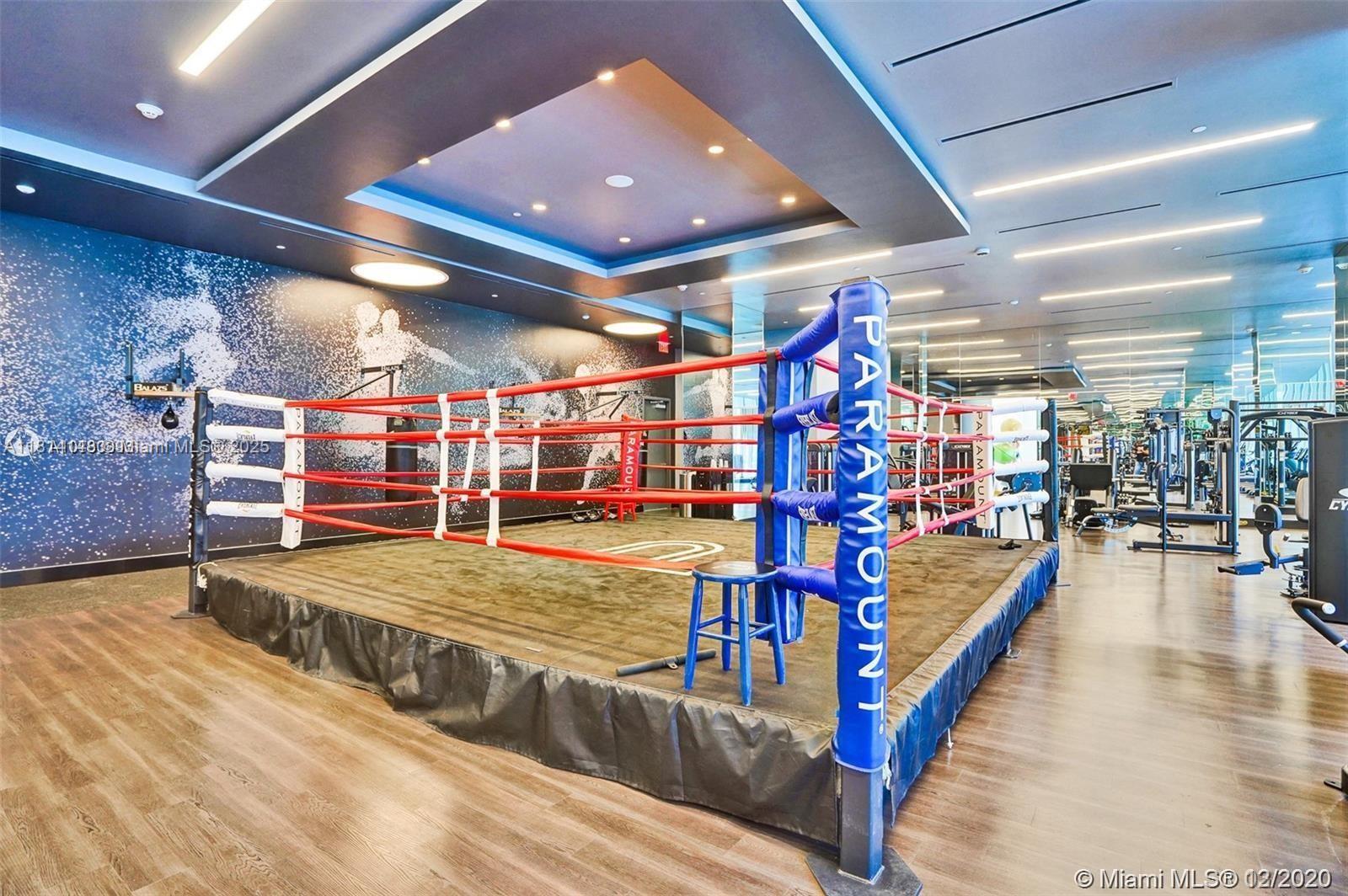 PARAMOUNT MIAMI WORLDCENT - Residential Lease
