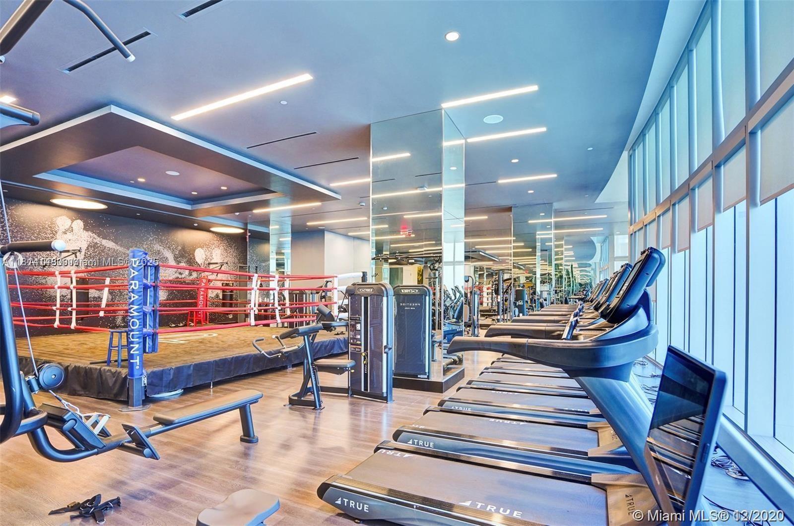 PARAMOUNT MIAMI WORLDCENT - Residential Lease