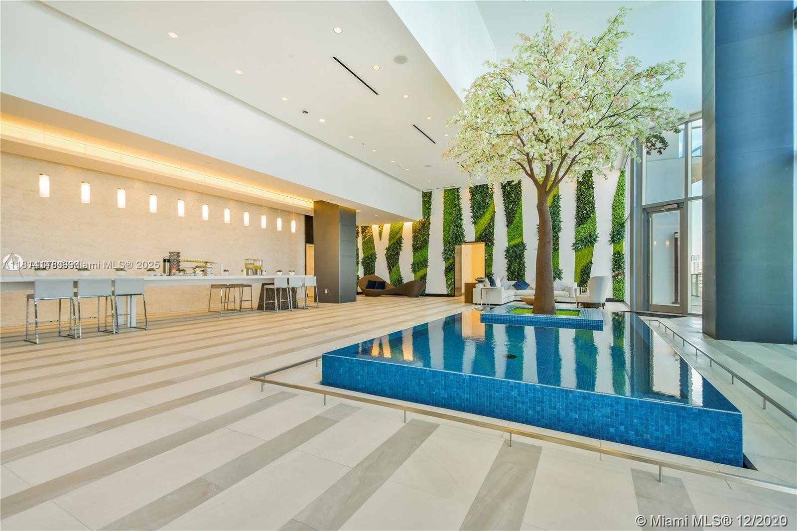PARAMOUNT MIAMI WORLDCENT - Residential Lease