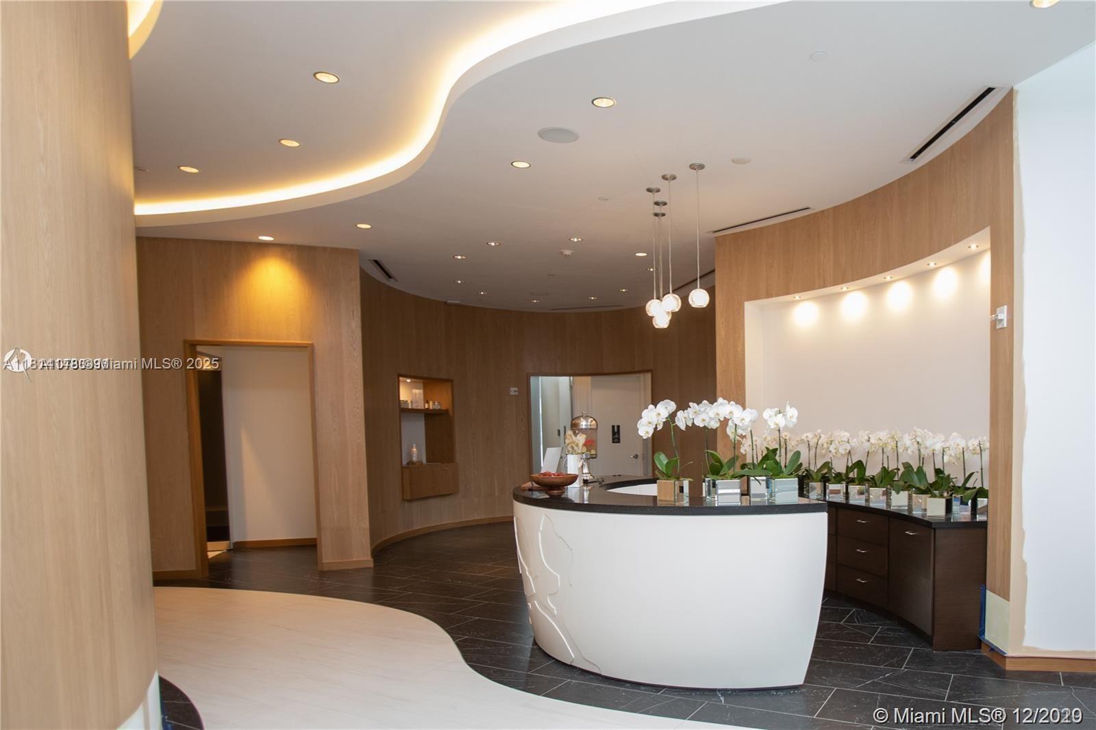 PARAMOUNT MIAMI WORLDCENT - Residential Lease