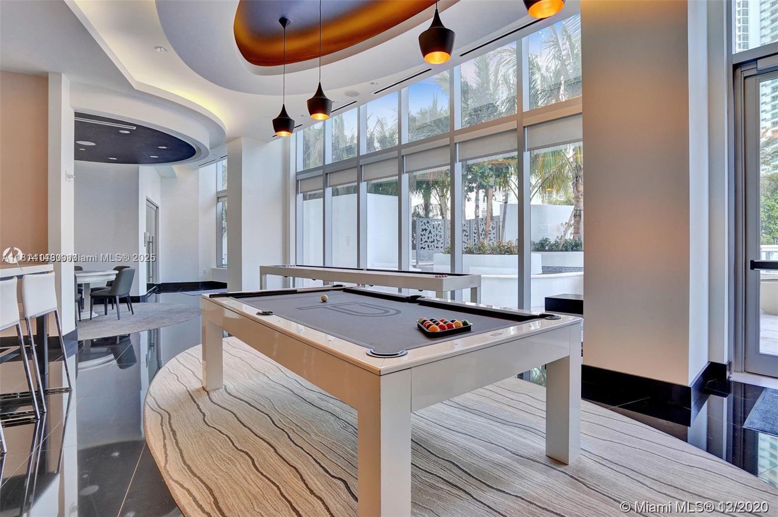 PARAMOUNT MIAMI WORLDCENT - Residential Lease