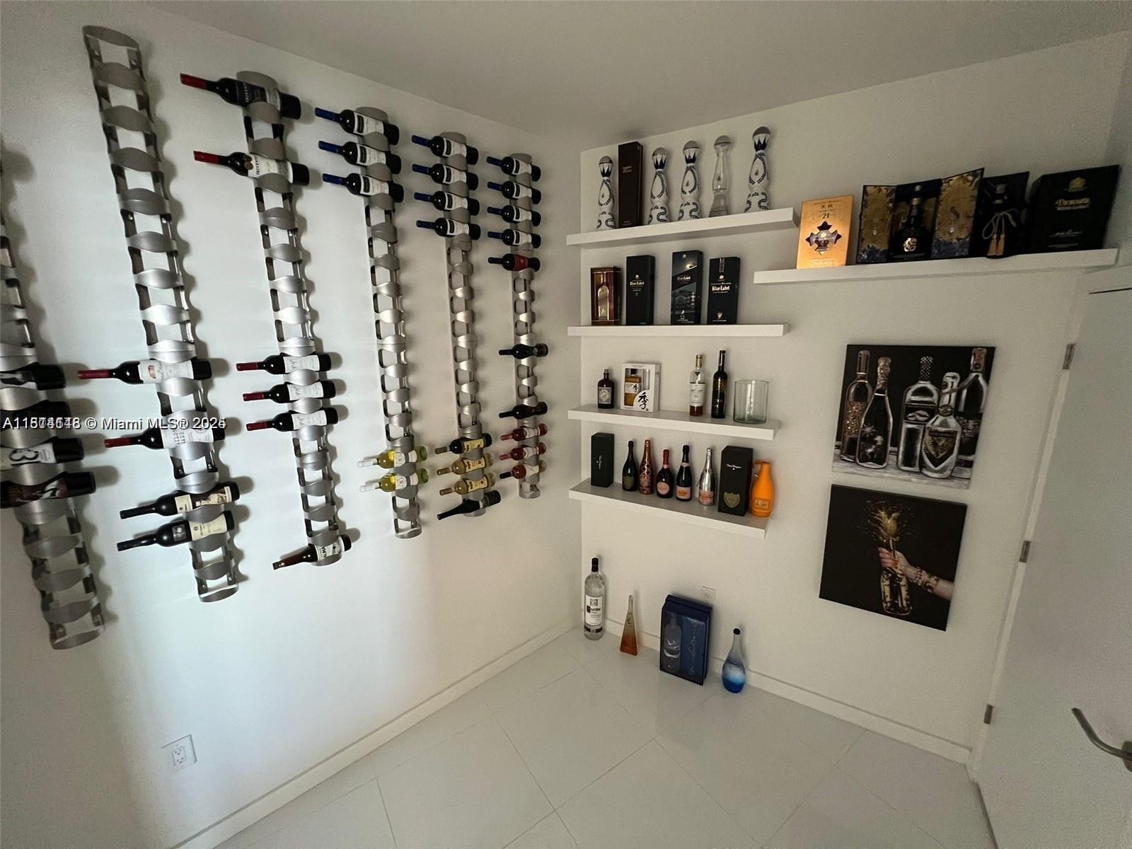 PARAMOUNT MIAMI WORLDCENT - Residential Lease