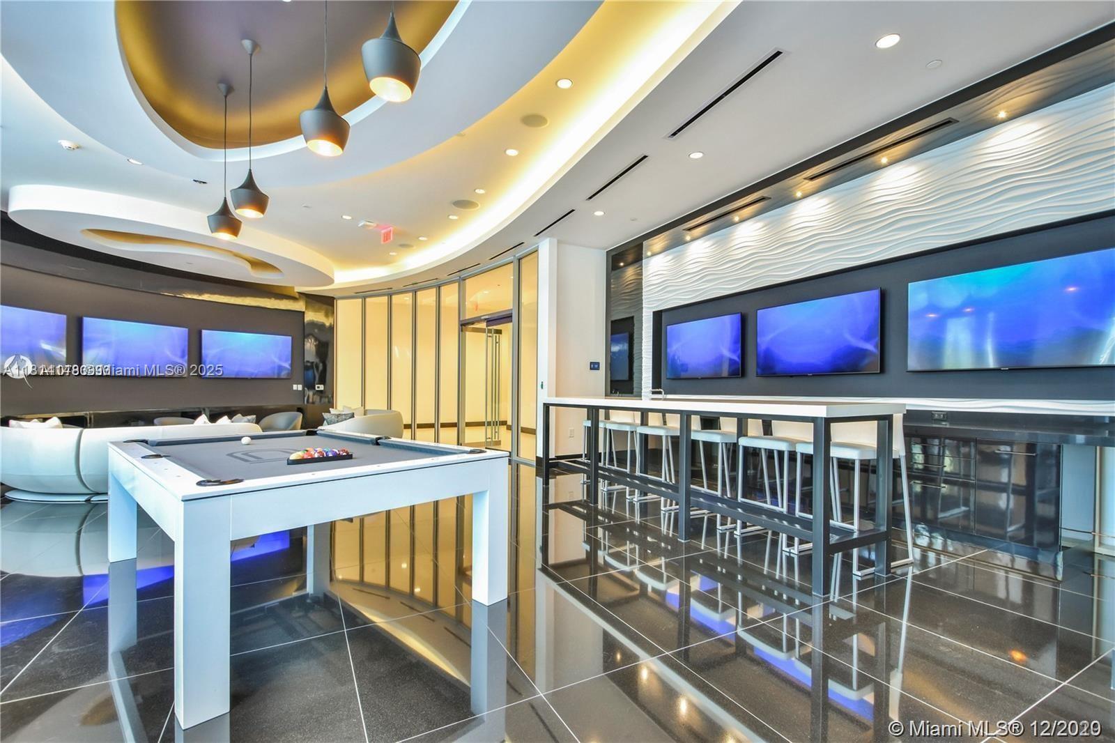 PARAMOUNT MIAMI WORLDCENT - Residential Lease