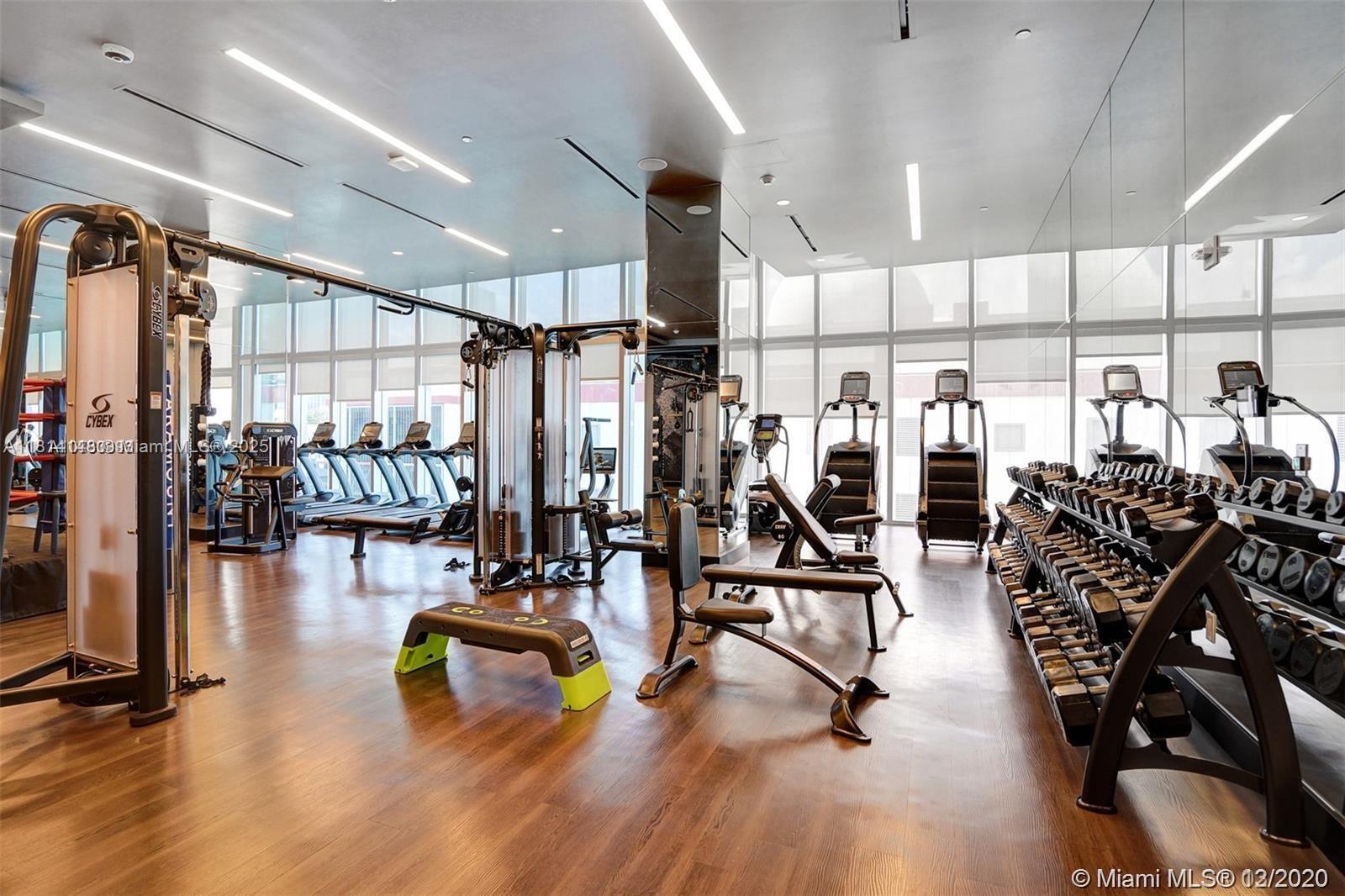 PARAMOUNT MIAMI WORLDCENT - Residential Lease
