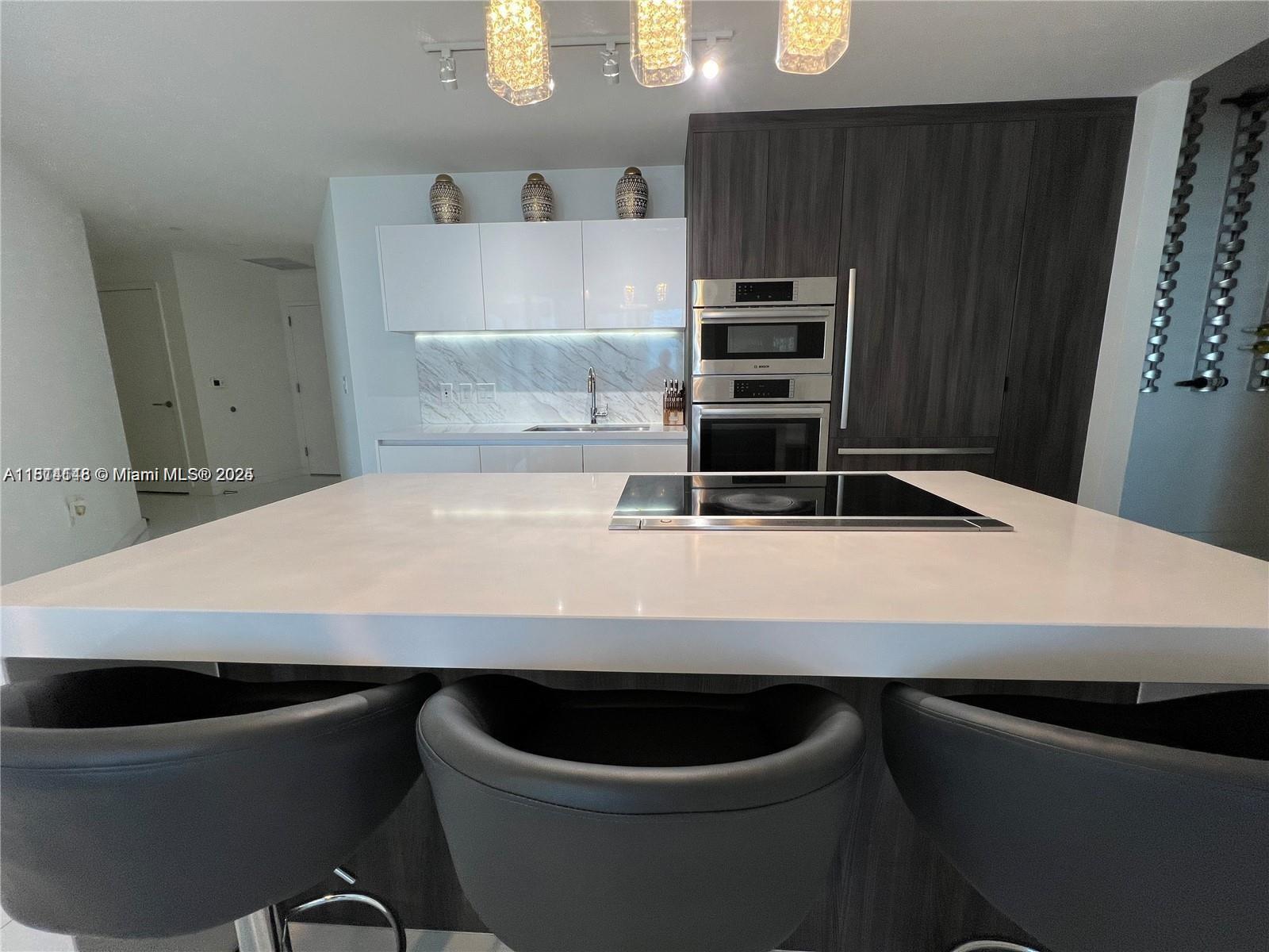 PARAMOUNT MIAMI WORLDCENT - Residential Lease