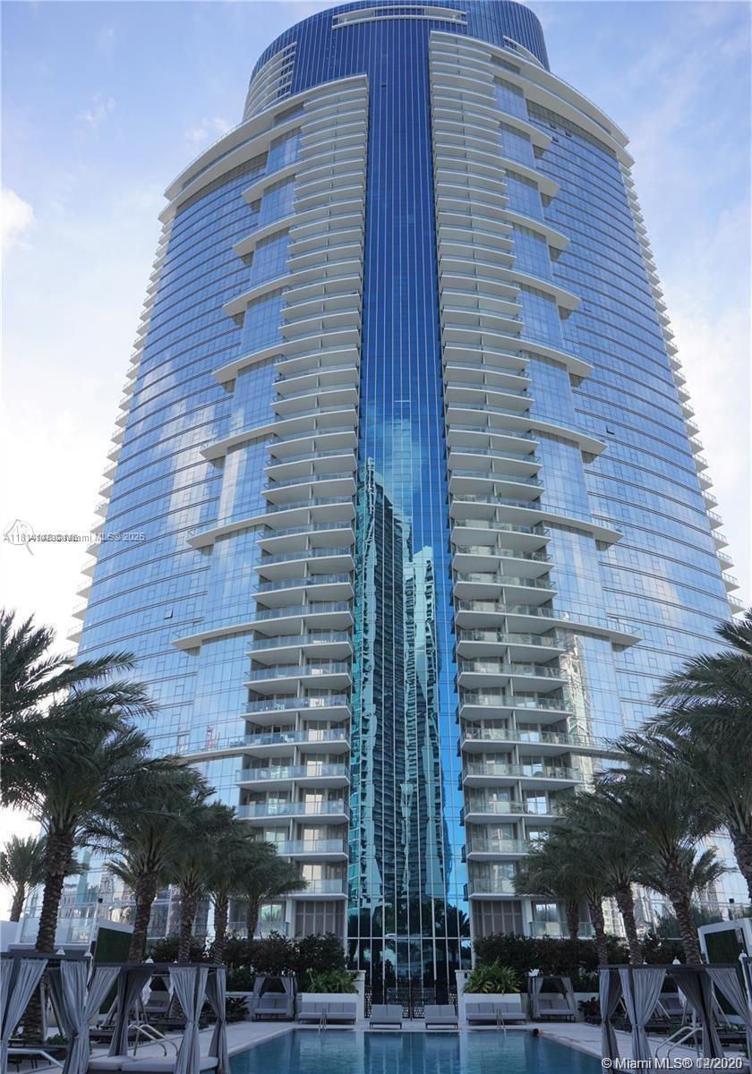 PARAMOUNT MIAMI WORLDCENT - Residential Lease
