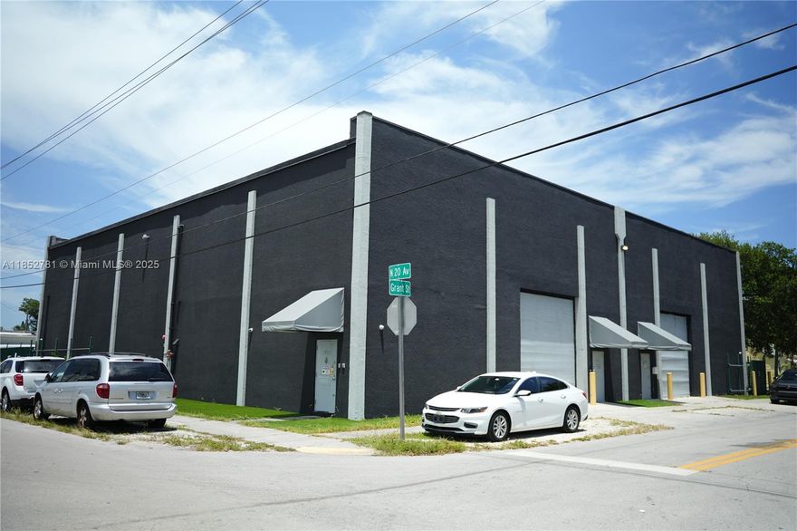 From 7,250 to 16,632 square feet available. Make a bold statement with this modern showroom in the heart of Hollywood. Located on a prime corner lot on Grant Street, this sleek, design-forward space features high ceilings, polished concrete floors, gallery lighting, and a full wraparound mezzanine. Oversized roll-up doors, private entry, and strong street visibility make it ideal for interior designers, creative studios, galleries, or showroom brands.

Currently fitted as a luxury furniture & design showroom, it's surrounded by top makers, home brands, and just minutes from the Design Center of Hollywood.