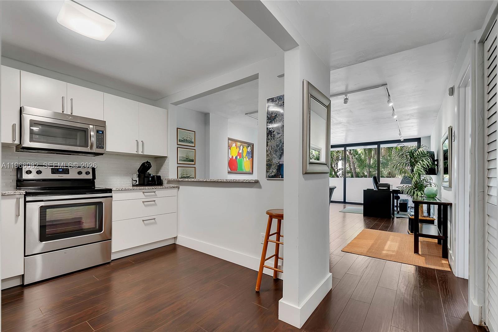 KEY BISCAYNE ONE HUNDRED - Residential