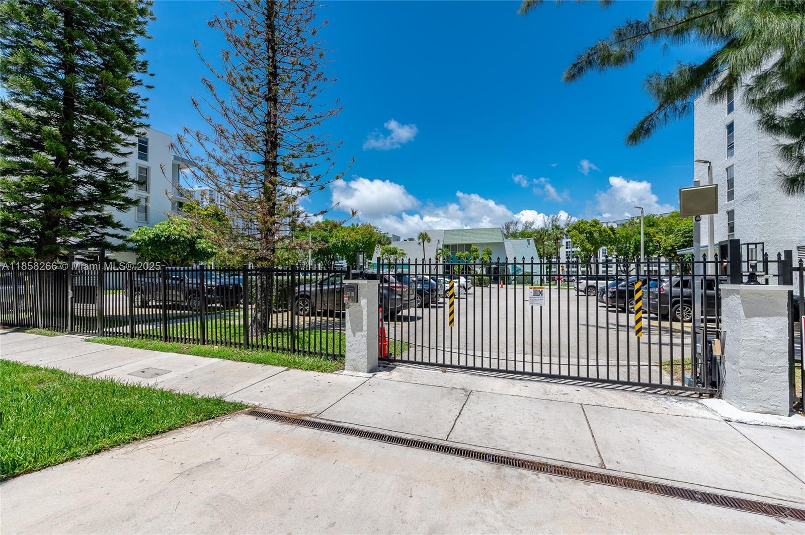 AVILA CONDO - Residential