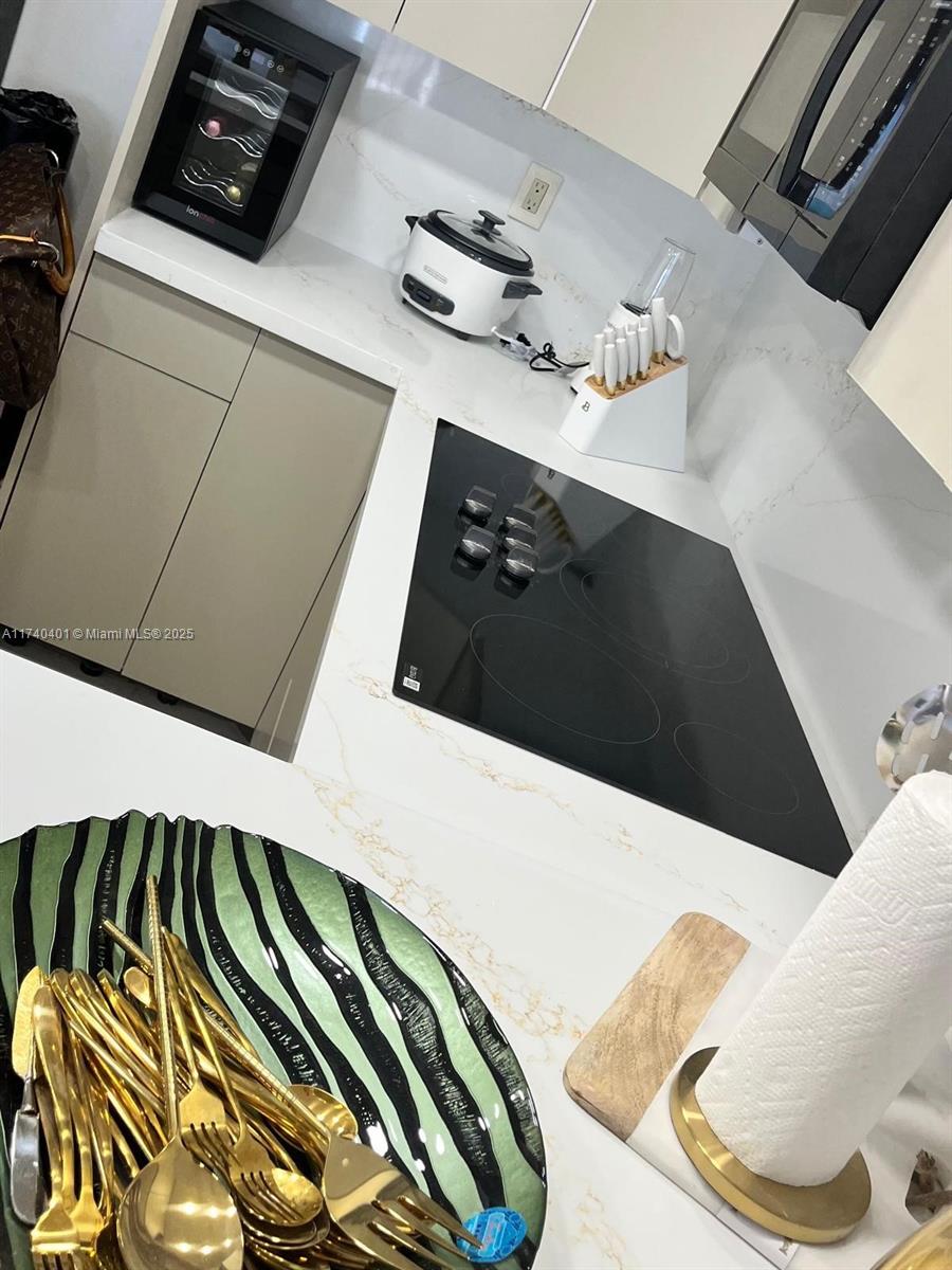 BRICKELL KEY II CONDO - Residential