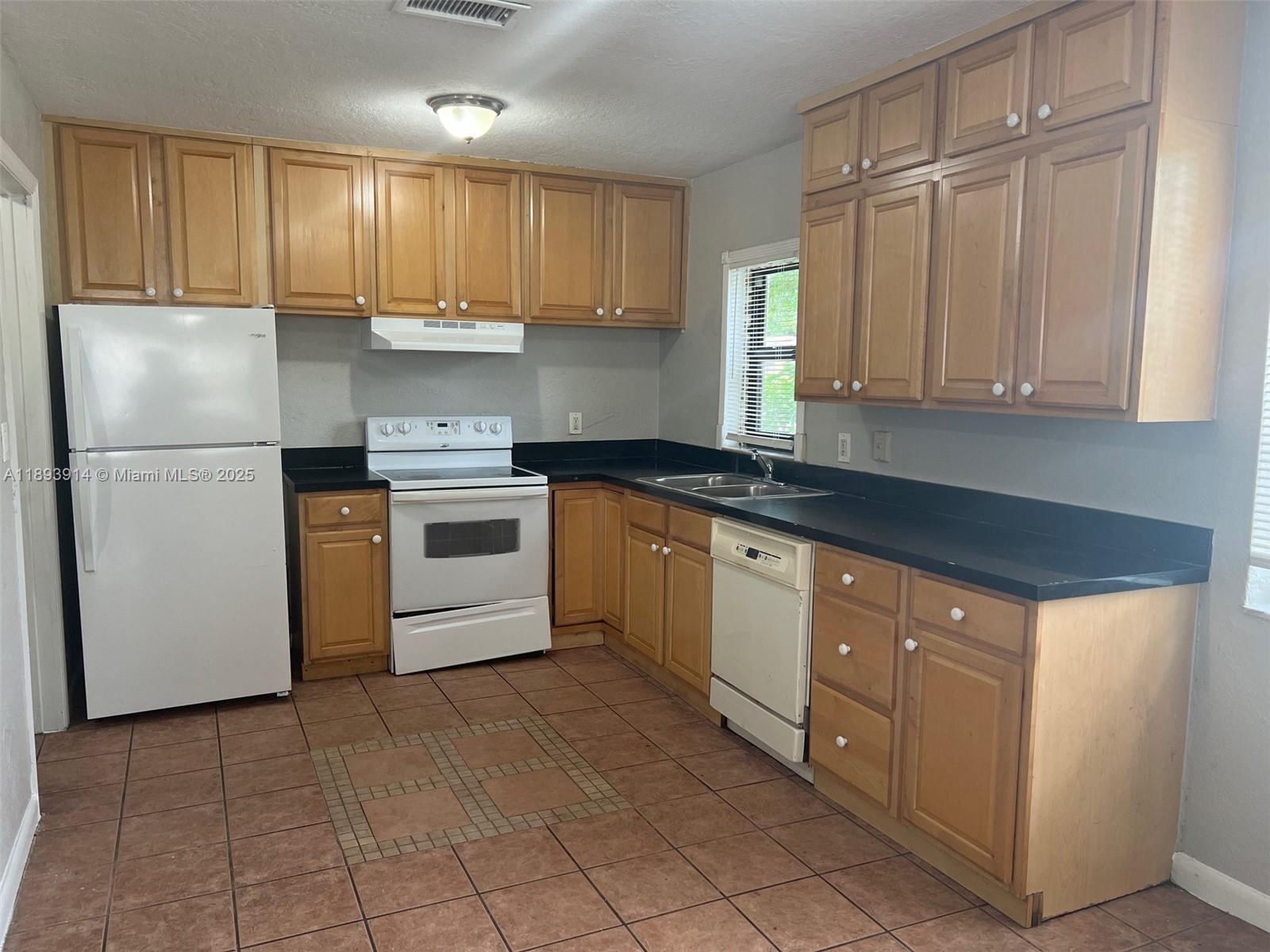 SOUTHGATE SECOND ADD - Residential