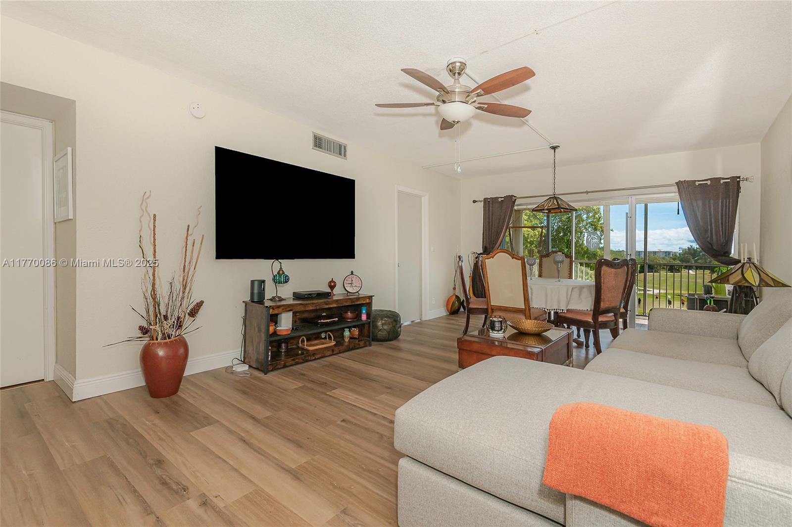 NO 13 PALM-AIRE COUNTRY C - Residential