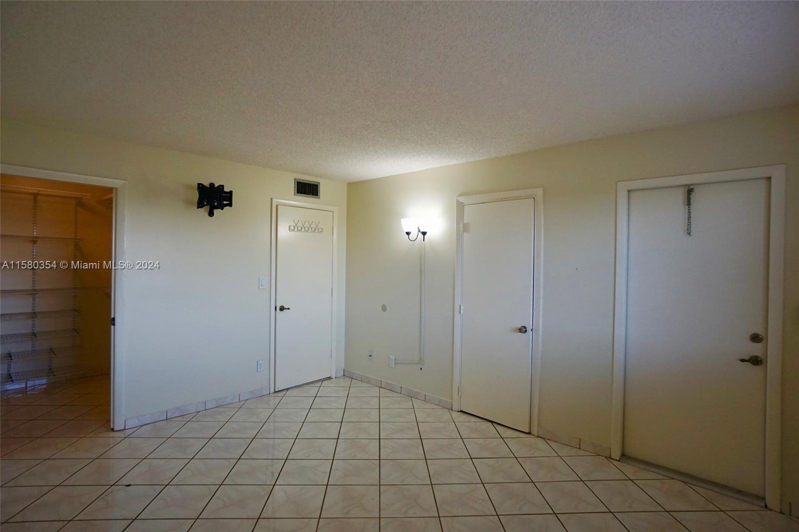 COUNTRY LANE CONDO #1 - Residential Lease