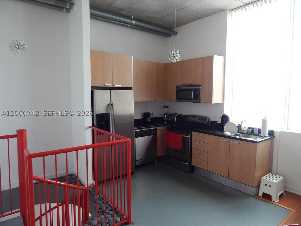 Photo of Hollywood, FL 33020 (MLS # A12060742)
