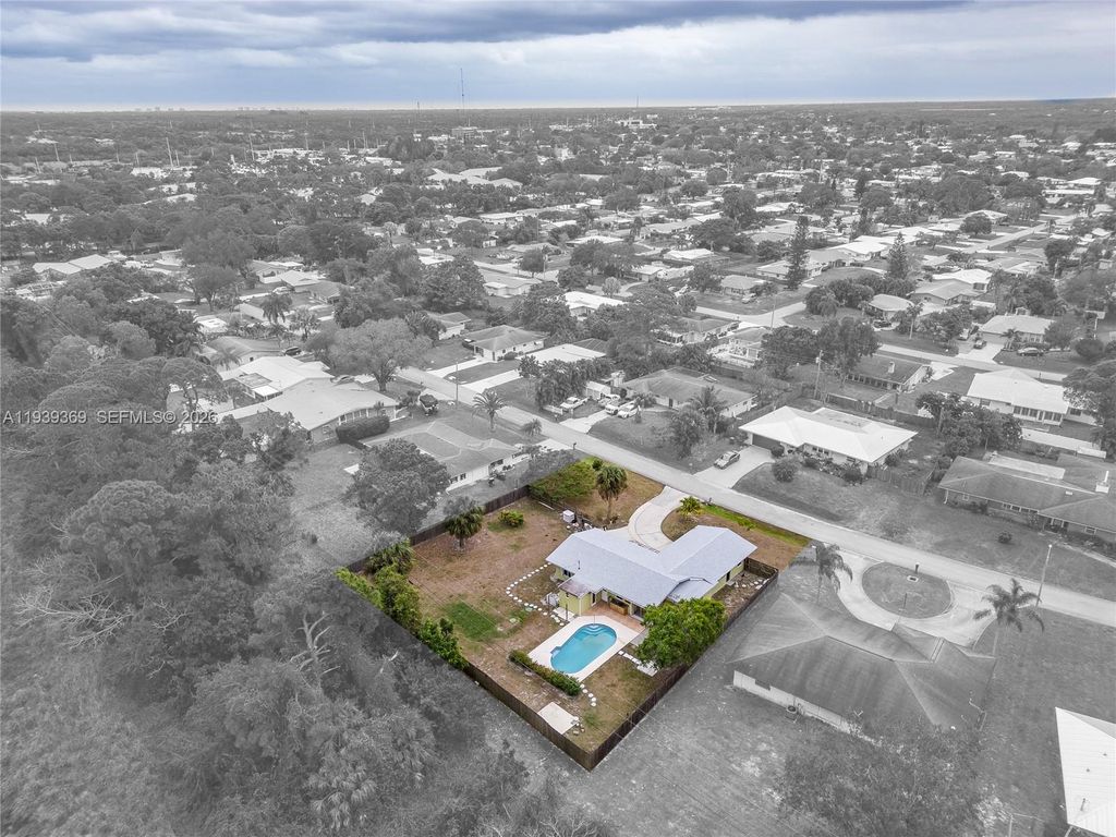 Photo of 607 N Coconut Ave N, Port St Lucie, FL 34952 (MLS # A11939369)