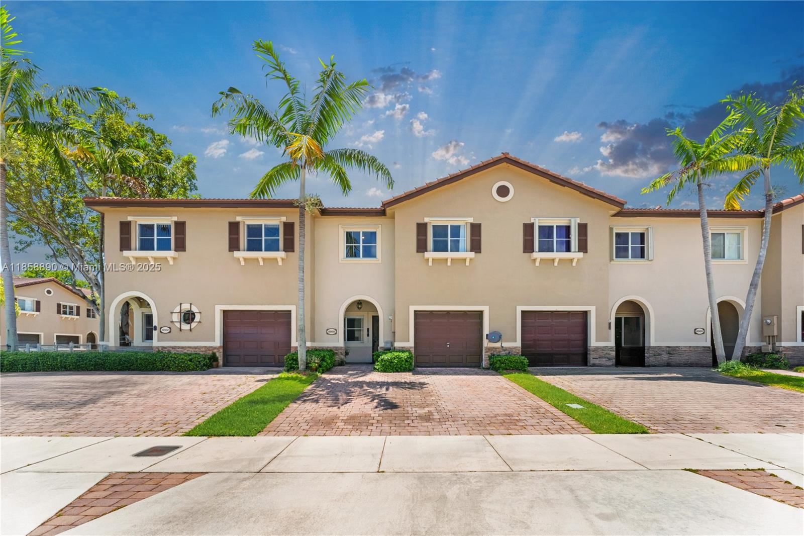 LAKES BY THE BAY JAY - Residential Lease